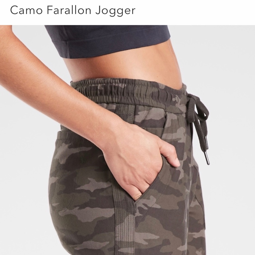 Athleta sz 2 EUC Camo Farralon Joggers